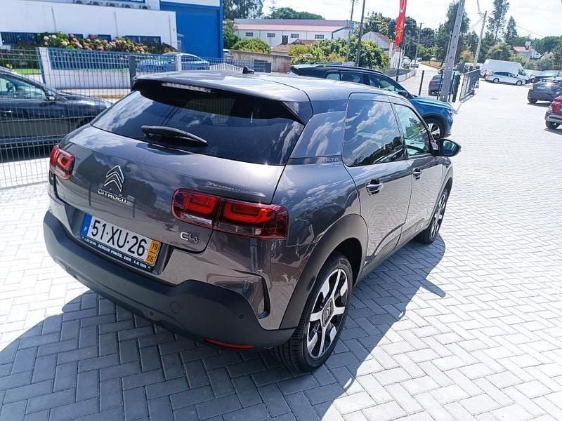 Cinza Usado 2019 Citroën C4 Shine | € 15.999 (Preço justo) - Imagem 1/4