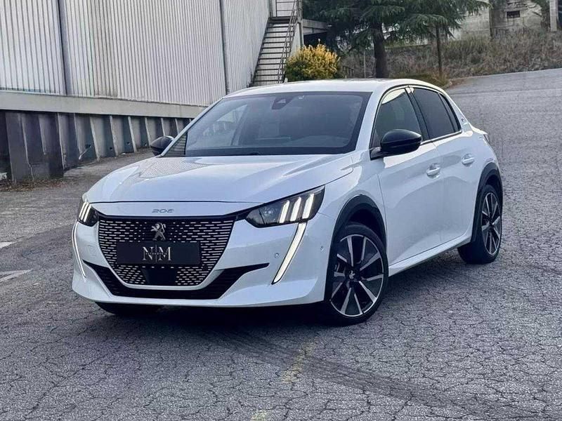 Branco Usado 2021 Peugeot e-208 GT Citadino | € 19.990 (Preço justo) - Imagem 1/4