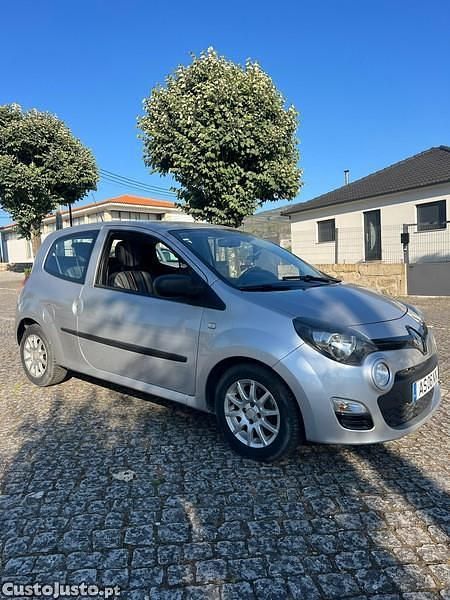 Cinza Usado 2010 Renault Clio II Citadino | € 5.500 (Preço justo) - Imagem 1/1