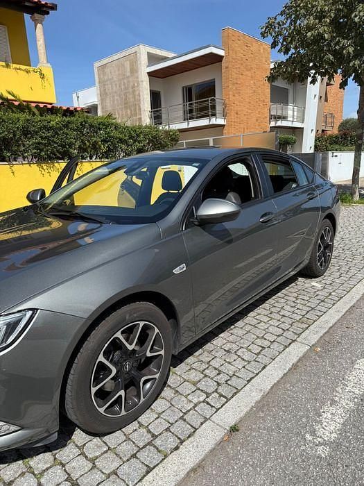 Usado Opel Insignia Sport 110 HP (80 kW) 2019 Sedan