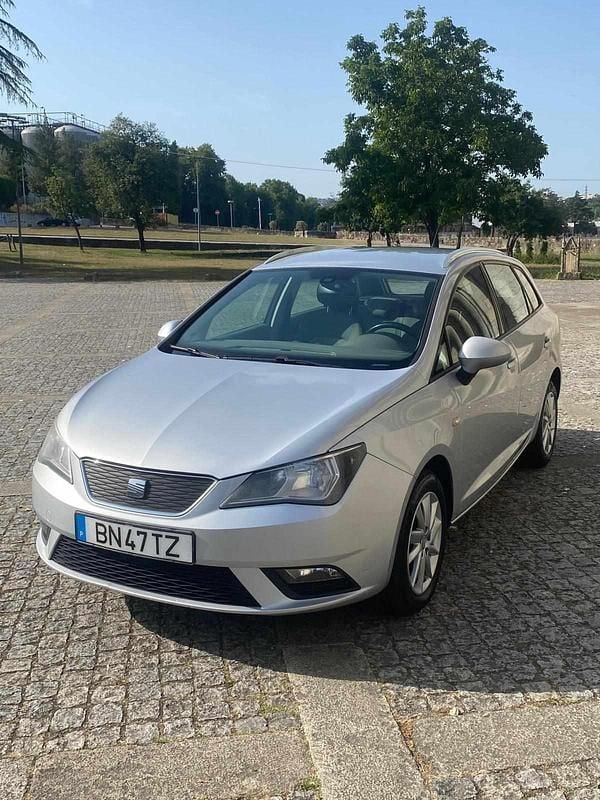 Usado Seat Ibiza ST 75 HP (55 kW) 2012 Cinzento Carrinha