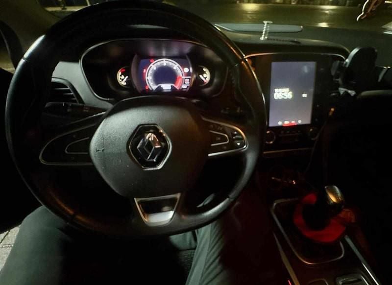 Usado Renault Mégane IV 110 HP (80 kW) 2018 Preto Citadino