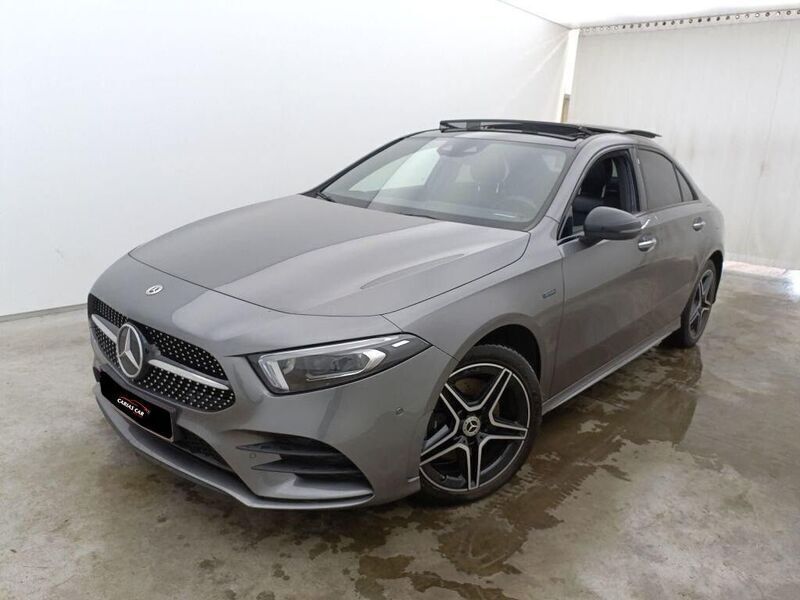 Cinza Usado 2021 Mercedes A250 AMG line Sedan | € 29.990 (Preço justo) - Imagem 1/4