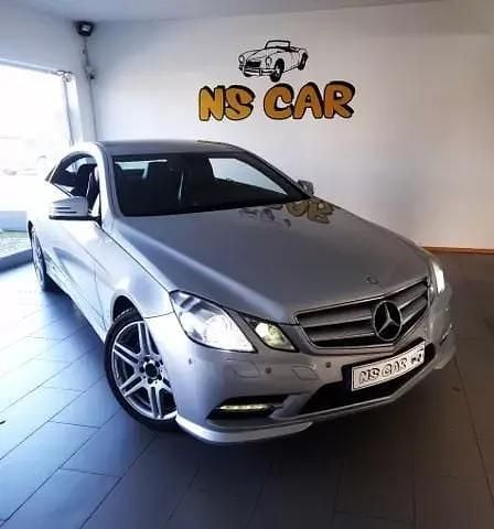 Usado Mercedes E250 Avantgarde 204 HP (150 kW) 2013 Cinzento Citadino