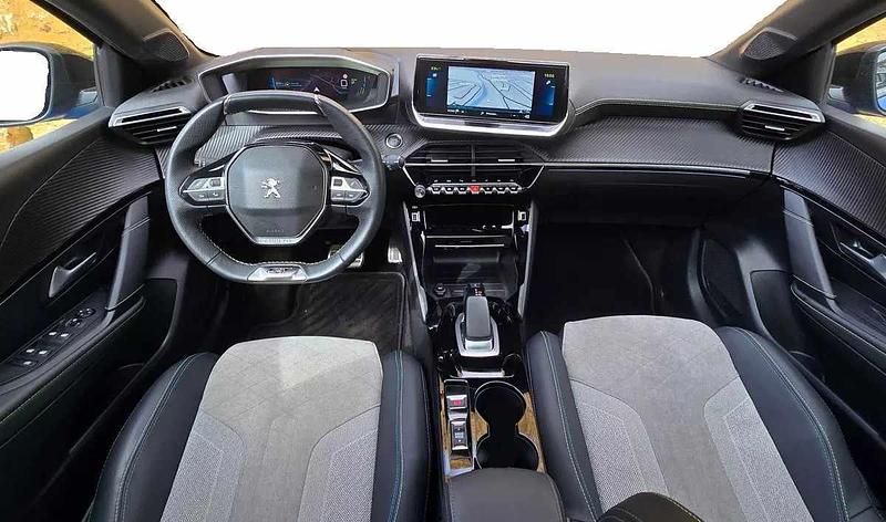 Usado Peugeot e-208 GT 100 kW (136 HP) 2022 Azul Citadino
