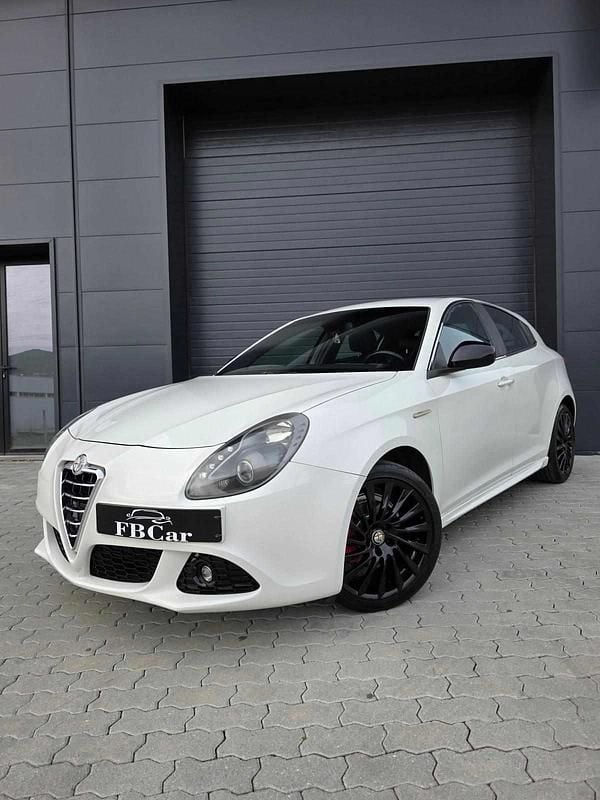 Usado Alfa Romeo Giulietta 105 HP (77 kW) 2011 Branco Citadino