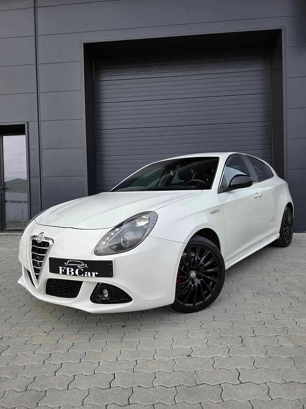 Branco Usado 2011 Alfa Romeo Giulietta | € 9.490 (Preço justo) - Imagem 1/4