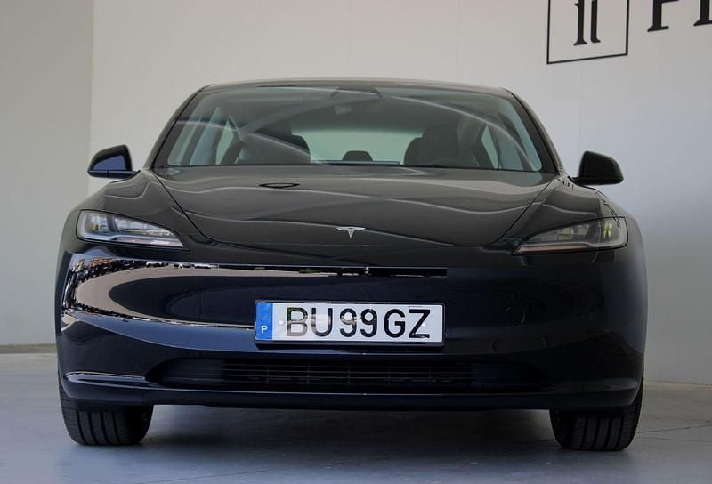 Preto Novo 2025 Tesla Model 3 Long Range RWD Sedan | € 45.900 (Caro) - Imagem 1/4