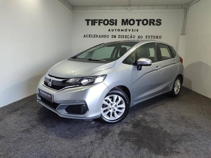 Cinzento Usado 2019 Honda Jazz Citadino | € 18.500 (Preço justo) - Imagem 1/4