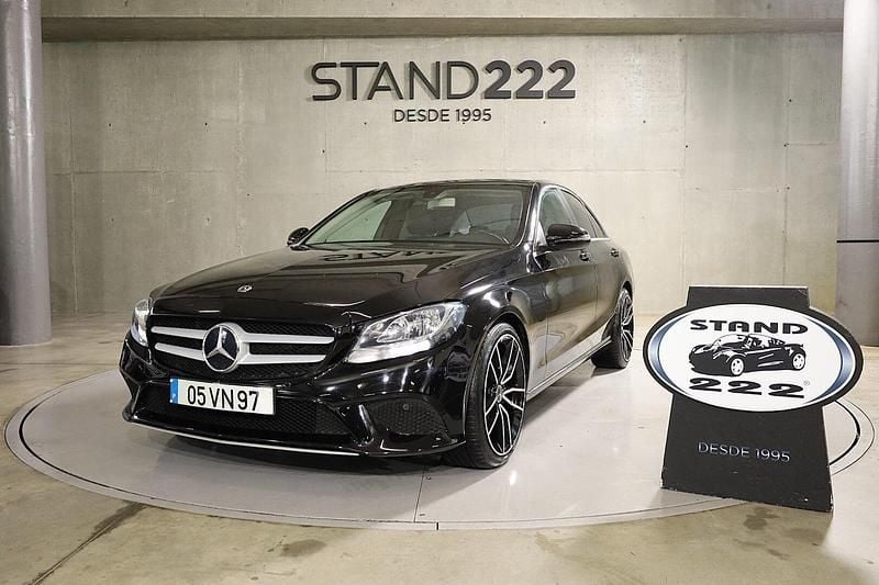 Preto Usado 2018 Mercedes C220 Avantgarde Sedan | € 26.750 (Bom preço) - Imagem 1/4
