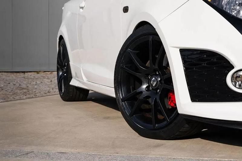 Usado Seat Ibiza SC CUPRA 180 HP (132 kW) 2010 Branco Citadino