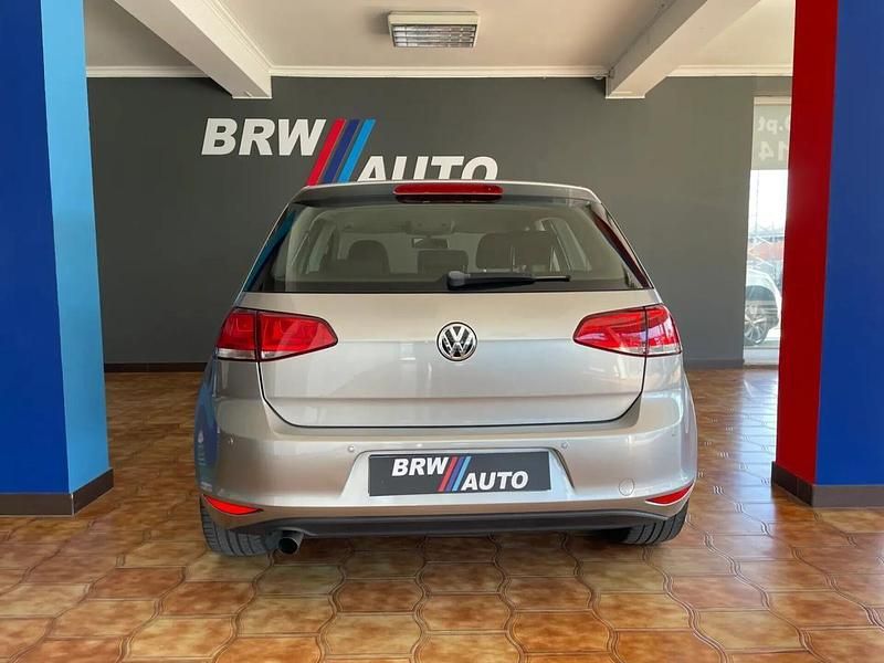 Usado VW Golf VII Highline 105 HP (77 kW) 2014 Cinzento Citadino