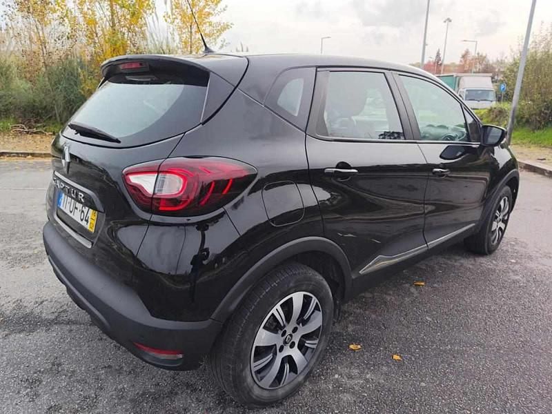 Usado Renault Captur 90 HP (66 kW) 2018 Preto SUV