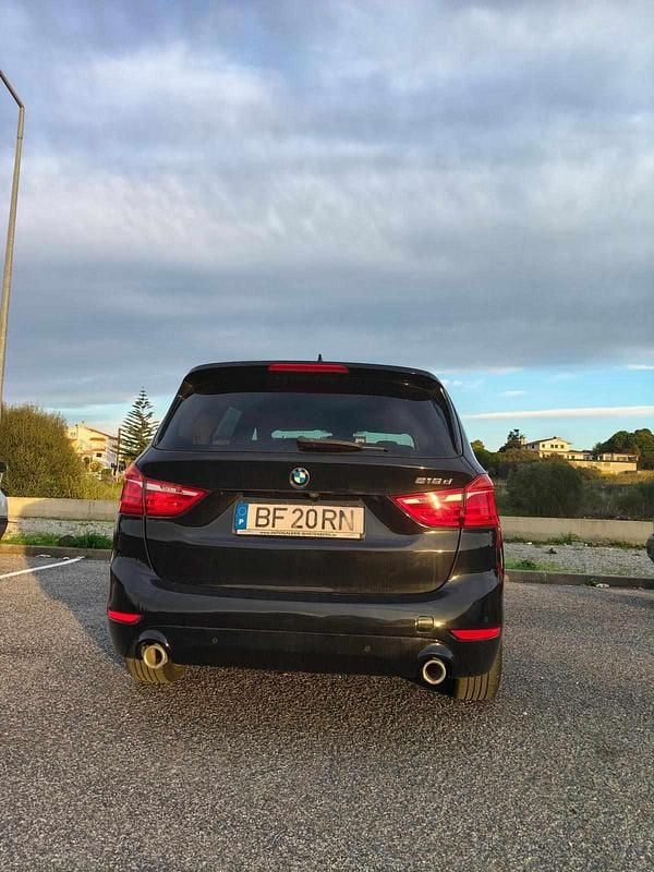 Preto Usado 2019 BMW 218 Carrinha | € 14.000 - Imagem 1/4