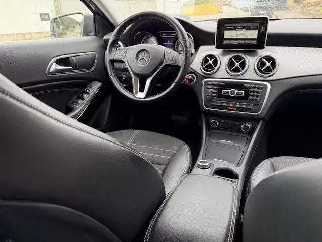 Usado Mercedes GLA200 Urban 136 HP (100 kW) 2015 Cinza escuro SUV