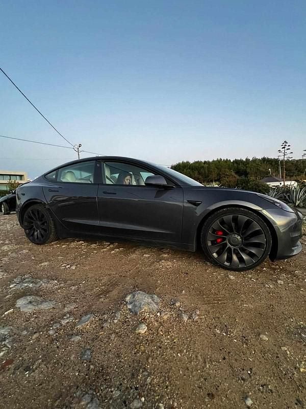 Cinzento Usado 2021 Tesla Model 3 Performance Sedan | € 32.000 (Preço justo) - Imagem 1/4