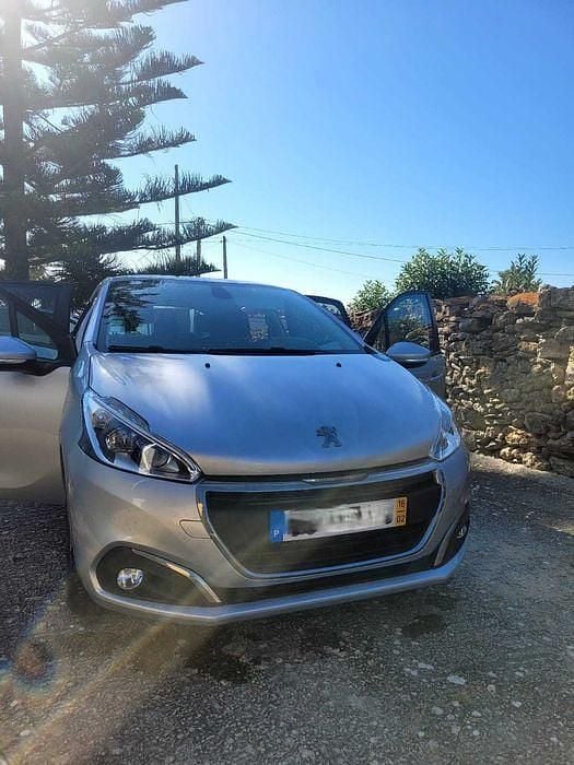 Usado 2016 Peugeot 208 Active Citadino | € 6.250 (Bom preço) - Imagem 1/4