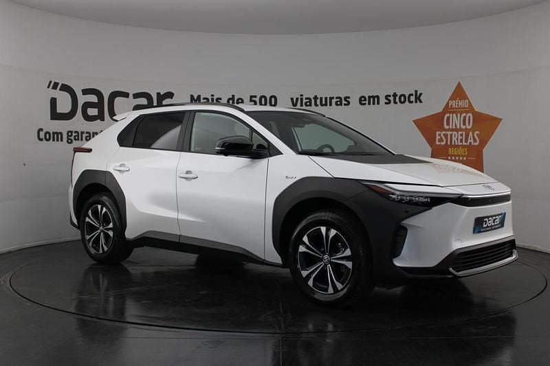 Branco Usado 2024 Toyota bZ4X SUV | € 36.599 (Preço justo) - Imagem 1/4