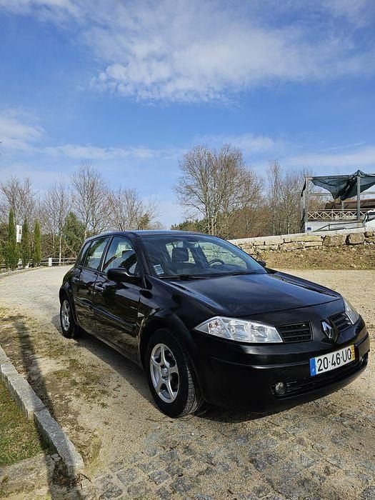 Usado Renault Mégane II 98 HP (72 kW) 2003 Preto Sedan