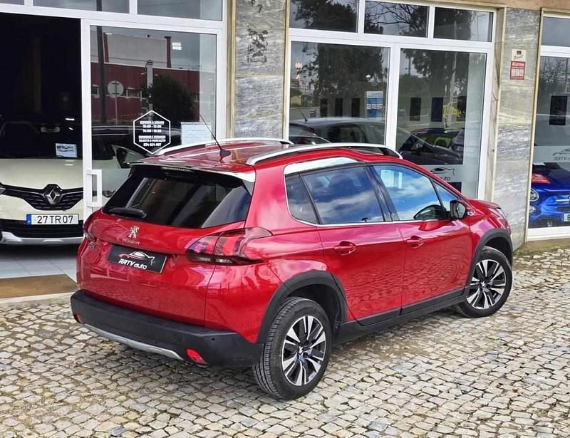 Usado Peugeot 2008 Allure 110 HP (80 kW) 2018 Vermelho SUV