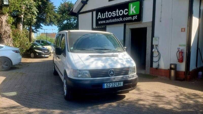 Branco Usado 2002 Mercedes Vito Monovolume | € 8.800 - Imagem 1/4