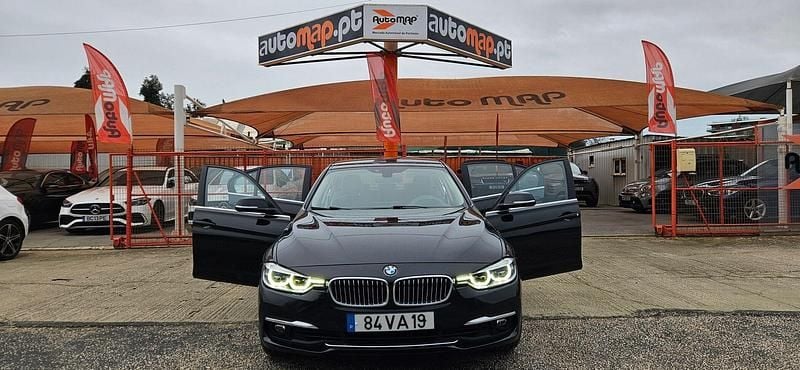 Preto Usado 2018 BMW 330 Luxury Line Sedan | € 32.900 (Preço justo) - Imagem 1/4