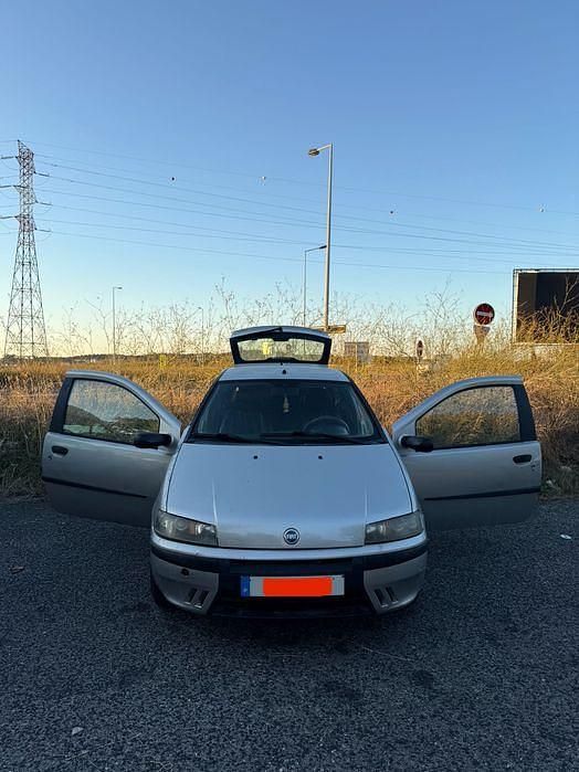 Usado 2002 Fiat Punto Sport Citadino | € 1.300 (Bom preço) - Imagem 1/4