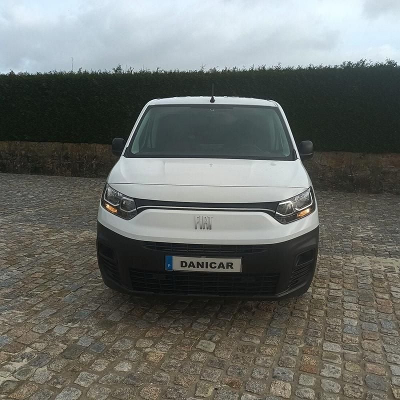 Usado Fiat Doblò 100 HP (73 kW) 2023 Branco Monovolume