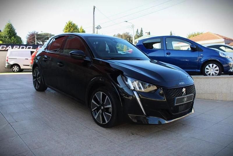 Usado Peugeot e-208 GT-line 100 kW (136 HP) 2020 Preto Citadino