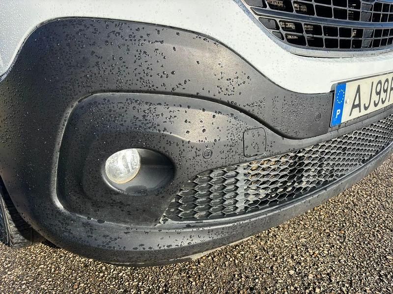 Usado Renault Trafic 120 HP (88 kW) 2021 Branco Monovolume