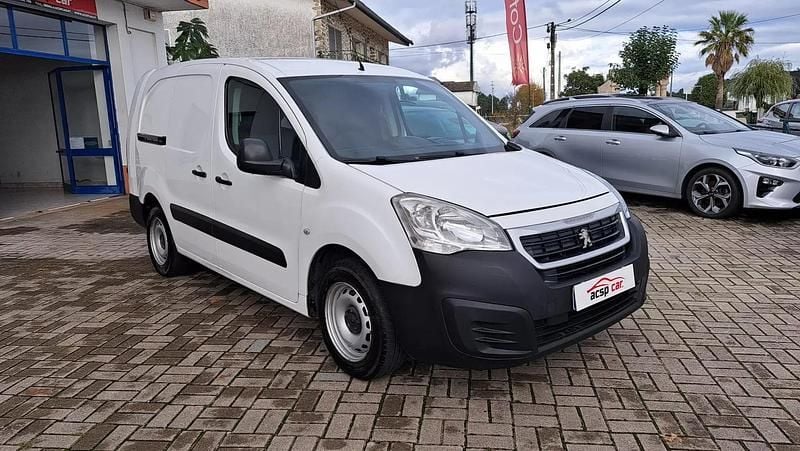 Branco Usado 2018 Peugeot Partner Van | € 9.900 (Preço justo) - Imagem 1/4
