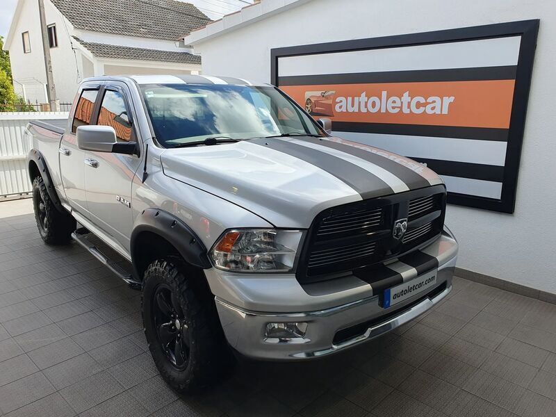 Cinzento Usado 2010 Dodge Ram | € 49.900 - Imagem 1/4