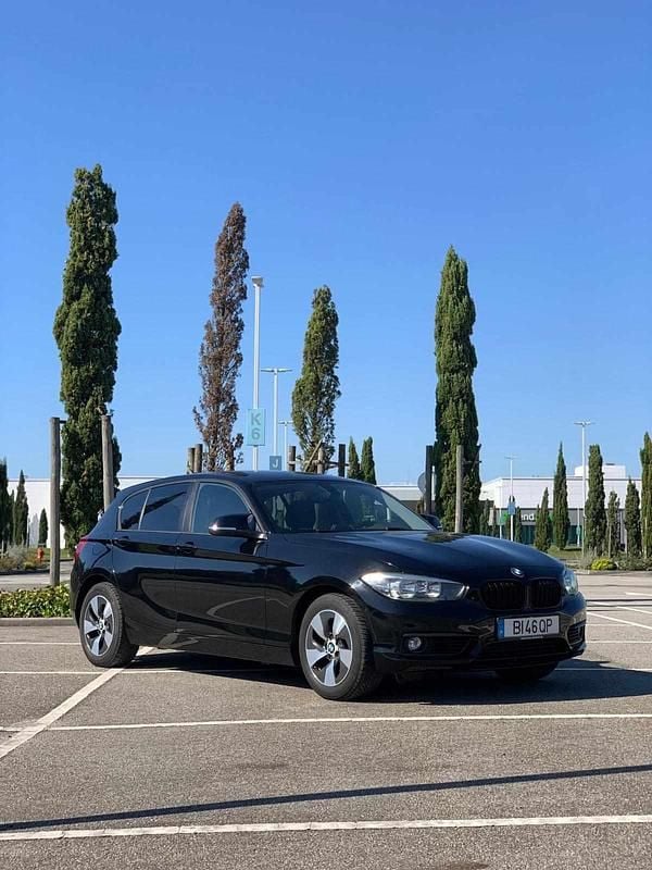 Preto Usado 2015 BMW 120 Citadino | € 17.600 (Caro) - Imagem 1/4