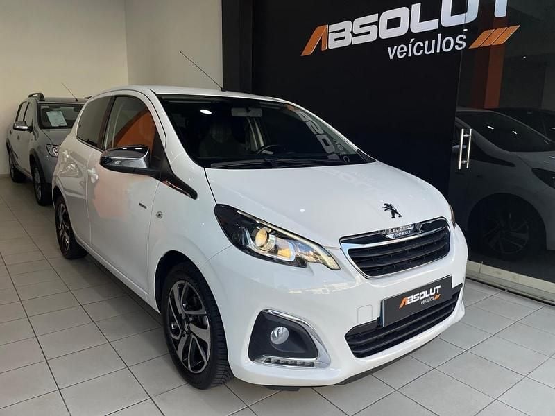 Branco Usado 2020 Peugeot 108 Active Citadino | € 10.490 (Preço justo) - Imagem 1/4