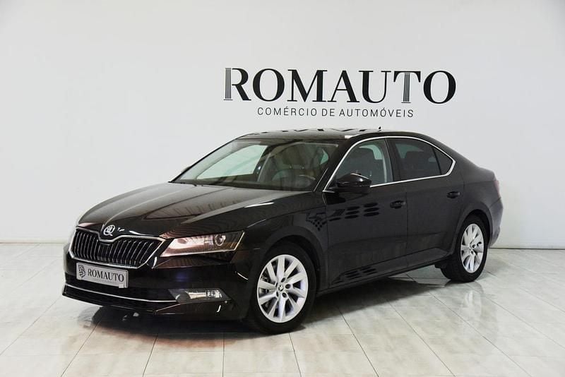 Preto Usado 2016 Skoda Superb Style Sedan | € 16.800 (Super Preço) - Imagem 1/4
