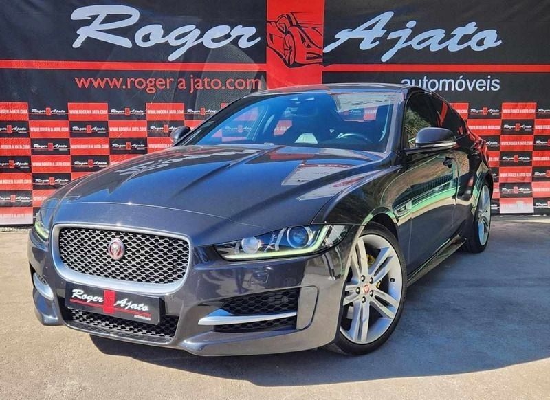 Cinzento (metalizado) Usado 2015 Jaguar XE R-Sport Sedan | € 21.950 (Preço elevado) - Imagem 1/4