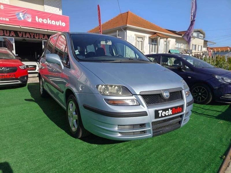 Cinzento Usado 2006 Fiat Ulysse Monovolume | € 3.980 - Imagem 1/4