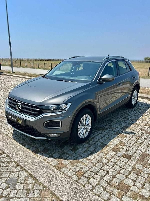 Cinzento Usado 2021 VW T-Roc SUV | € 24.950 (Bom preço) - Imagem 1/4