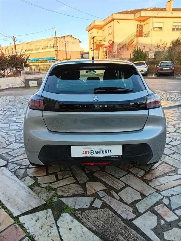 Usado Peugeot 208 75 HP (55 kW) 2022 Cinzento Citadino