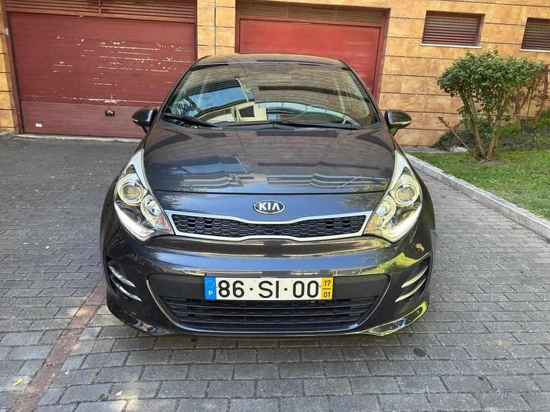 Usado Kia Rio 75 HP (55 kW) 2017 Cinza Van