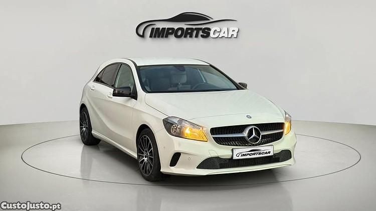 Branco Usado 2015 Mercedes A200 Urban Citadino | € 18.999 (Preço elevado) - Imagem 1/1