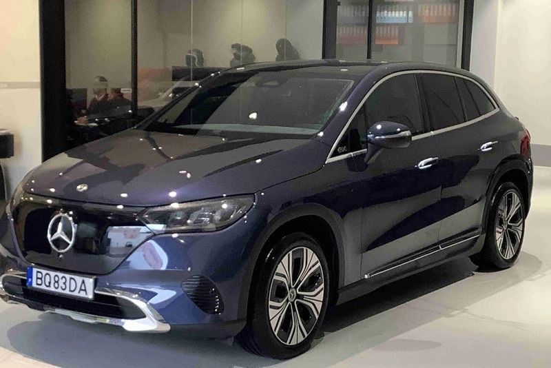 Azul Novo 2025 Mercedes EQE350 SUV Edition SUV | € 79.200 - Imagem 1/4