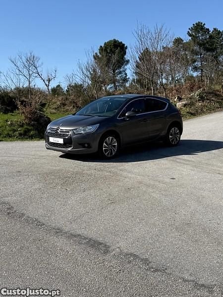 Usado Citroën DS4 120 HP (88 kW) 2015 Cinza Citadino