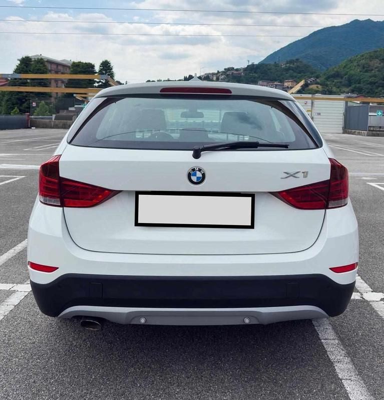 Usado BMW X1 Performance 143 HP (105 kW) 2014 Branco SUV