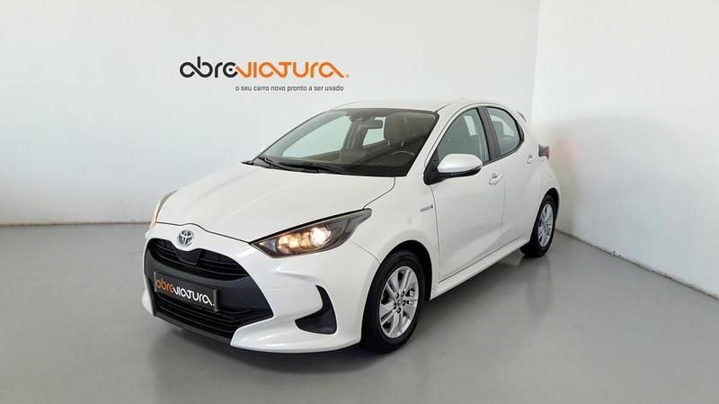 Branco Usado 2021 Toyota Yaris Hybrid | € 20.750 (Bom preço) - Imagem 1/4
