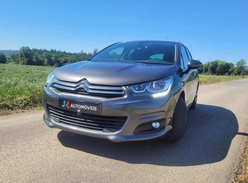 Usado Citroën C4 Feel 120 HP (88 kW) 2017 Cinzento Citadino
