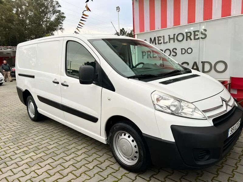 Branco Usado 2010 Citroën Jumpy Monovolume | € 11.749 - Imagem 1/4