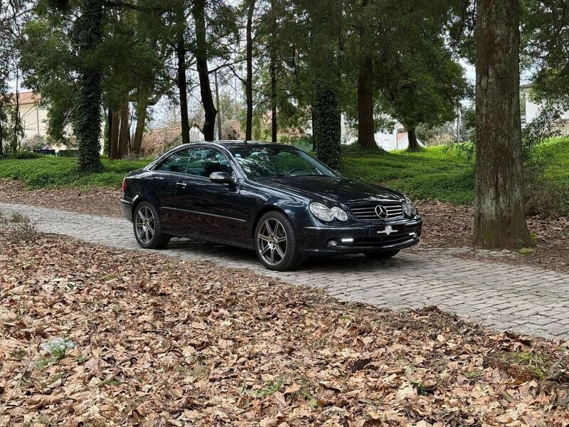 Azul Usado 2003 Mercedes CLK240 Coupé | € 12.990 - Imagem 1/4