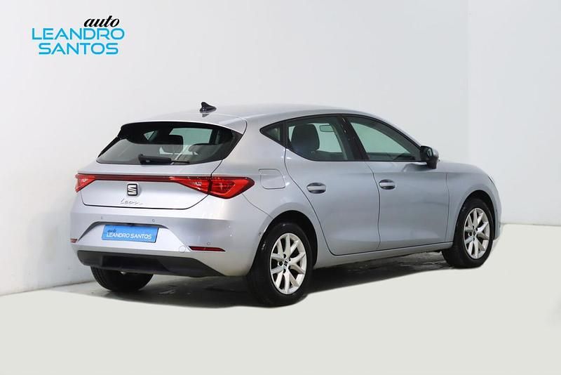 Usado Seat Leon 110 HP (80 kW) 2024 Cinzento
