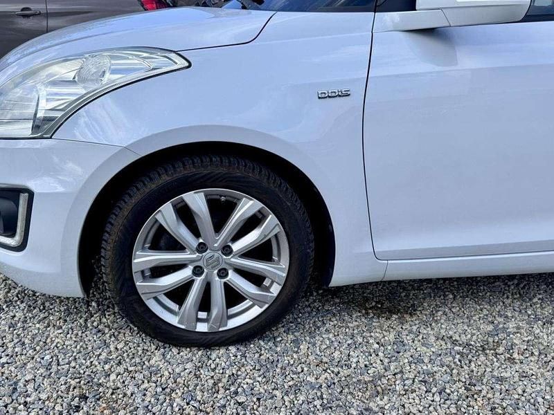 Usado Suzuki Swift GL 75 HP (55 kW) 2015 Branco Citadino